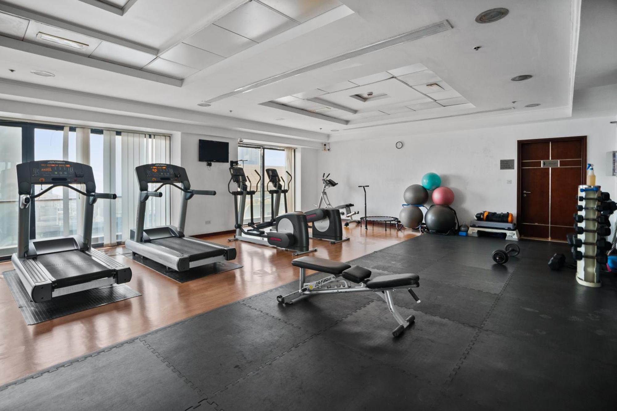 Apartment Upscale In Goldcrest Views Dubai