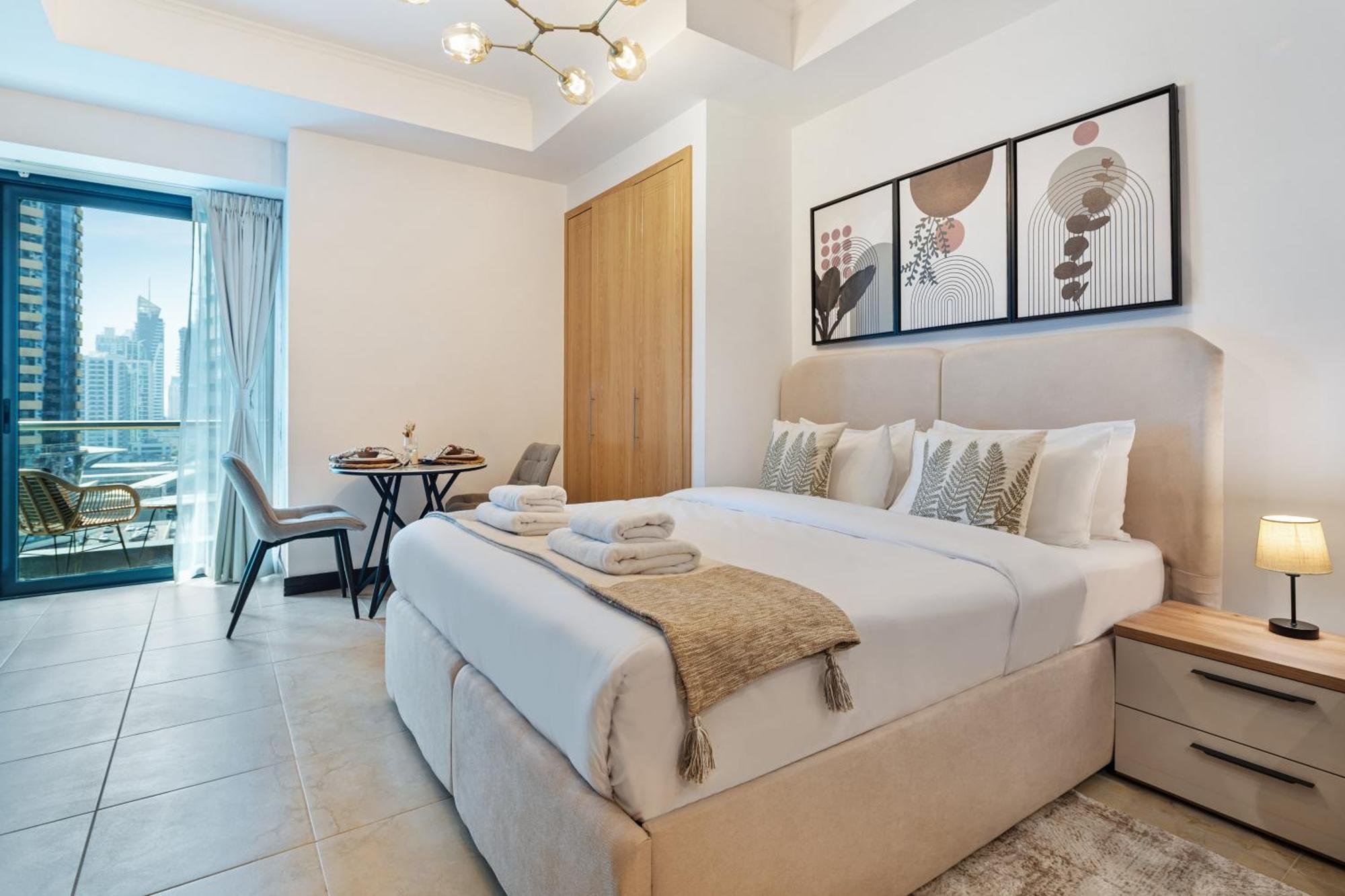 Upscale In Goldcrest Views Apartment *